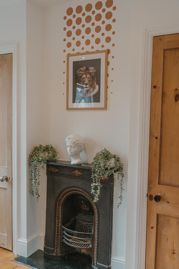 Cotswolds- Homely 2 Bed House With Garden, Wifi - Esho Stays Cirencester Bagian luar foto